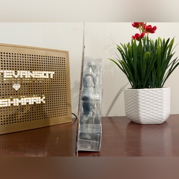 New Avengers Hasbro Marvel Chitauri 6"-Scale Marvel Villain Action Figure Toy - Picture 2 of 8